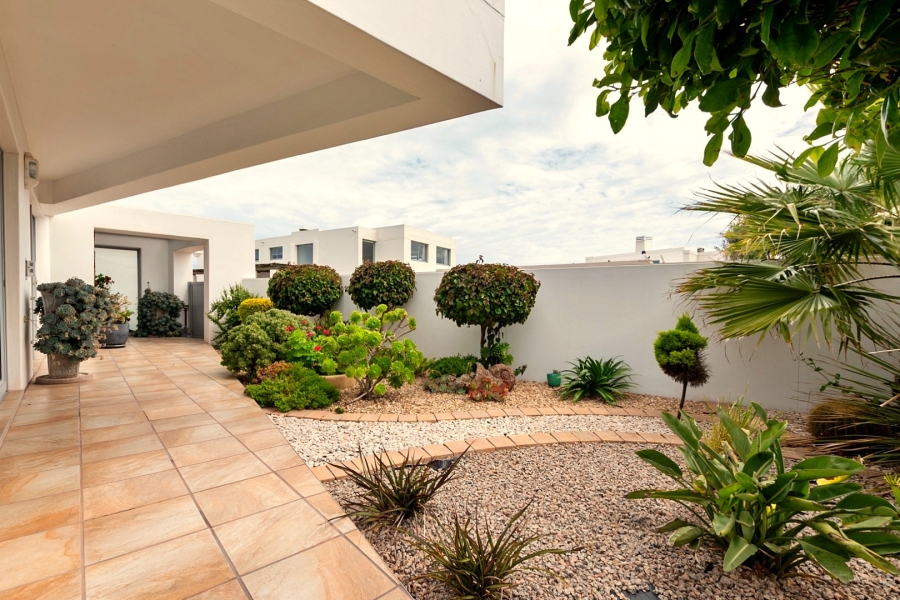 4 Bedroom Property for Sale in Paradise Beach Western Cape